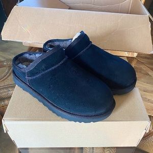 NIB Ugg Classic Suede slipper in black- similar to ultra minis